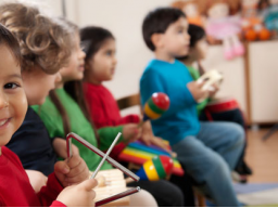 Webinar: Erzieherinnen + Instrumente = Musik